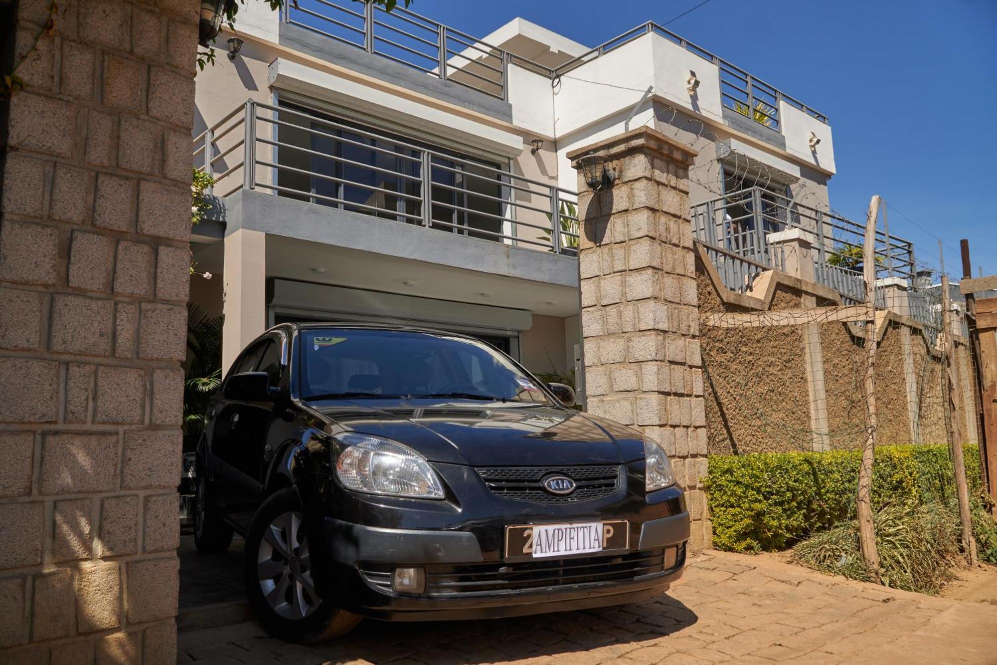 Ampifitia Guest House Antananarivo Exterior photo